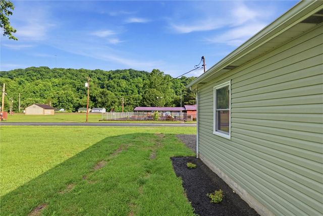 800 3rd Avenue, Hyde Park, PA 15641