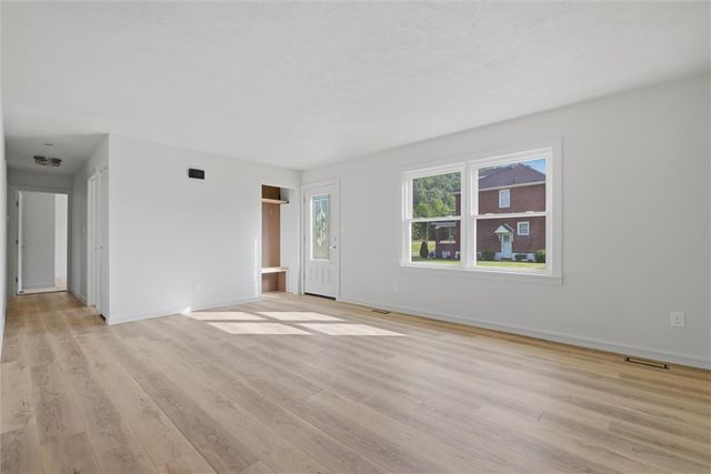 800 3rd Avenue, Hyde Park, PA 15641