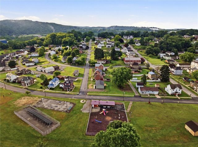 800 3rd Avenue, Hyde Park, PA 15641