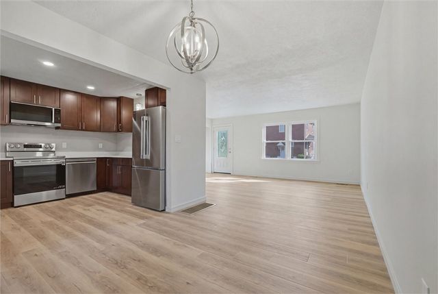 800 3rd Avenue, Hyde Park, PA 15641