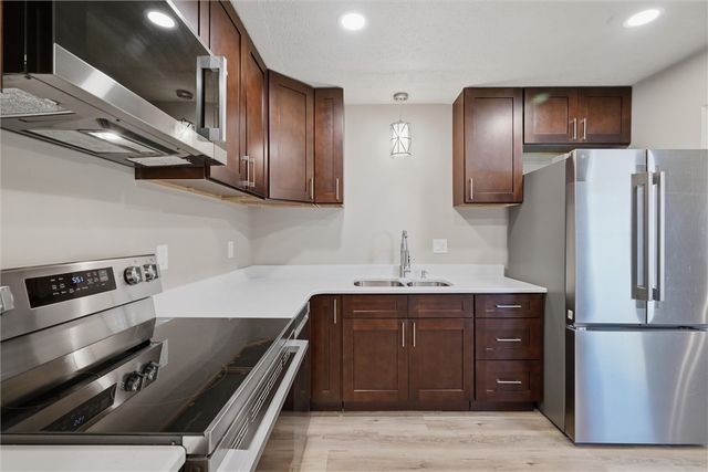 800 3rd Avenue, Hyde Park, PA 15641