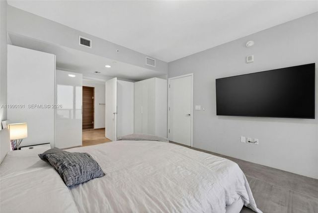 1010 Brickell Av 4203, Miami, FL 33131