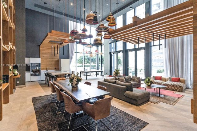 1010 Brickell Av 4203, Miami, FL 33131