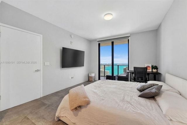 1010 Brickell Av 4203, Miami, FL 33131