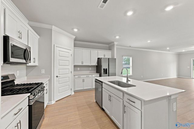 7211 Holly Creek Drive, Owens Cross Roads, AL 35763
