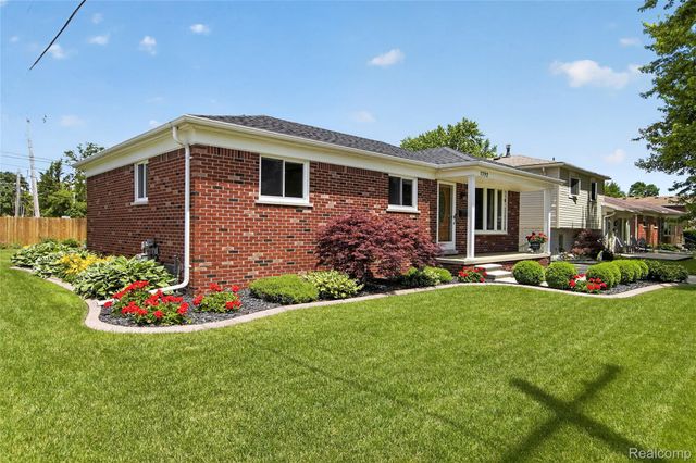 1792 Capitol Avenue, Lincoln Park, MI 48146