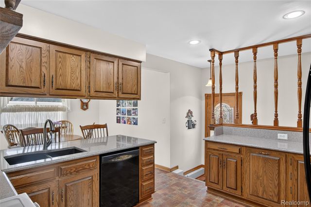 1792 Capitol Avenue, Lincoln Park, MI 48146