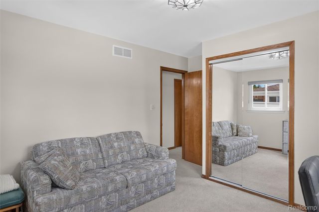 1792 Capitol Avenue, Lincoln Park, MI 48146