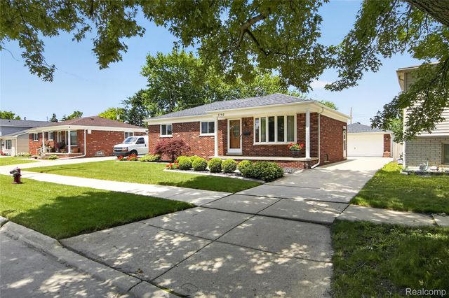 1792 Capitol Avenue, Lincoln Park, MI 48146