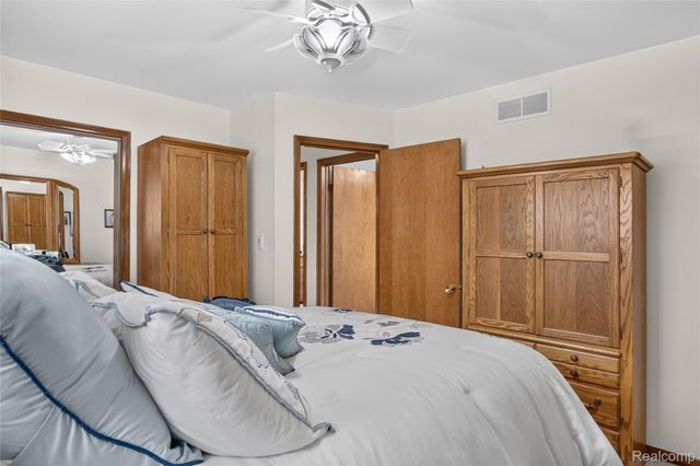 1792 Capitol Avenue, Lincoln Park, MI 48146