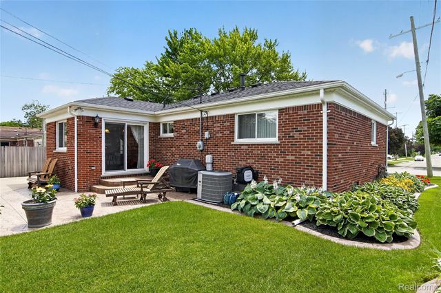 1792 Capitol Avenue, Lincoln Park, MI 48146