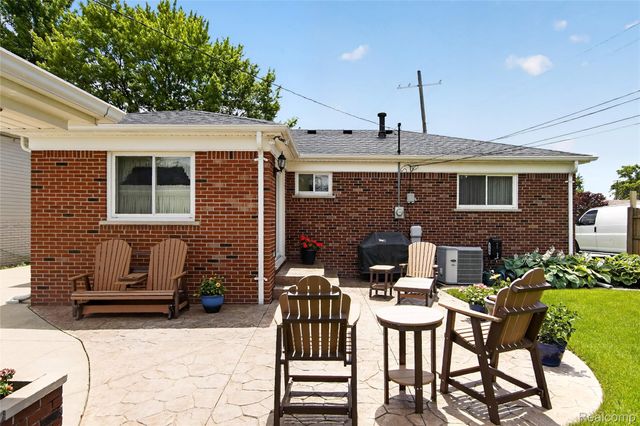 1792 Capitol Avenue, Lincoln Park, MI 48146
