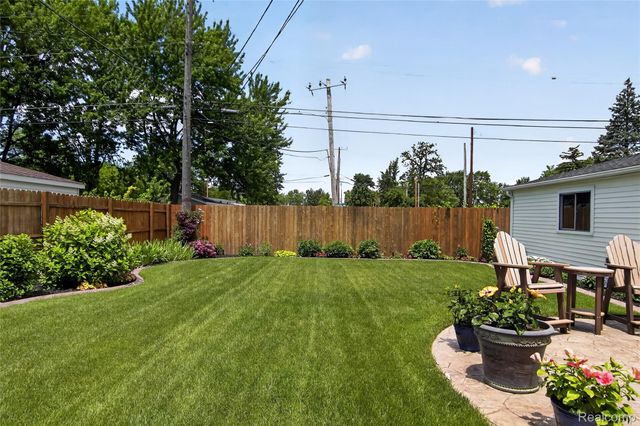 1792 Capitol Avenue, Lincoln Park, MI 48146