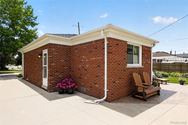 1792 Capitol Avenue, Lincoln Park, MI 48146