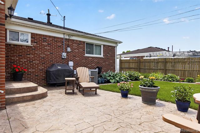 1792 Capitol Avenue, Lincoln Park, MI 48146