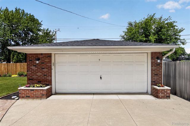 1792 Capitol Avenue, Lincoln Park, MI 48146