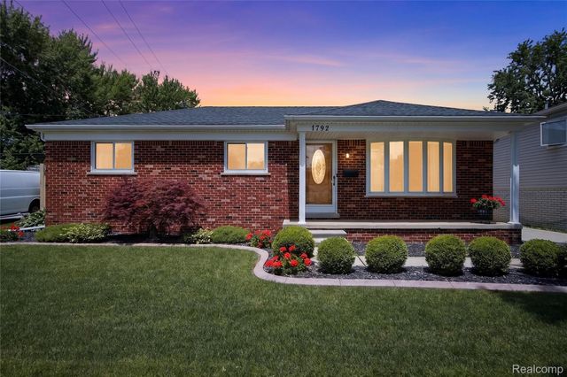 1792 Capitol Avenue, Lincoln Park, MI 48146