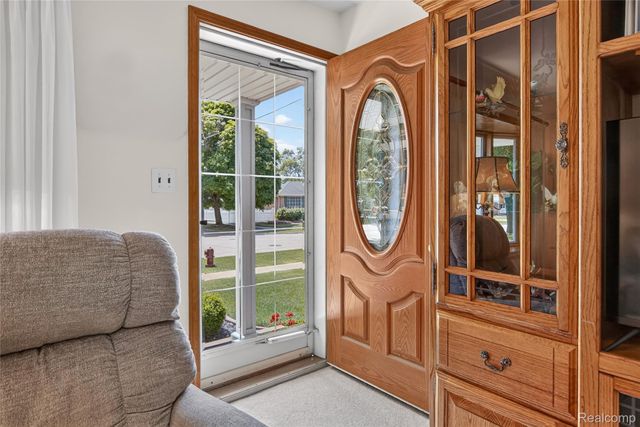 1792 Capitol Avenue, Lincoln Park, MI 48146
