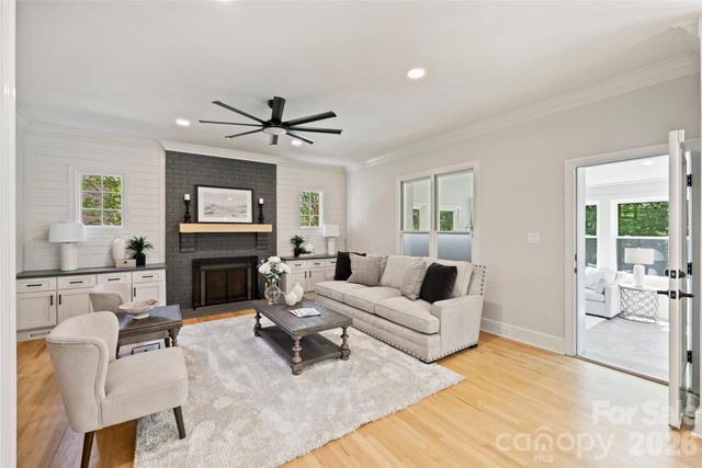 6504 Hunter Pine Lane, Charlotte, NC 28270