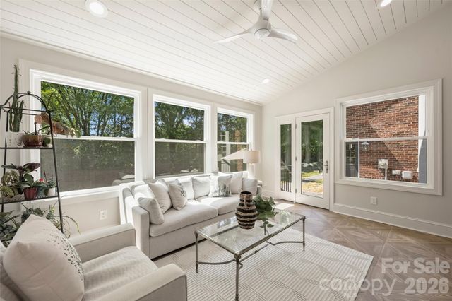 6504 Hunter Pine Lane, Charlotte, NC 28270