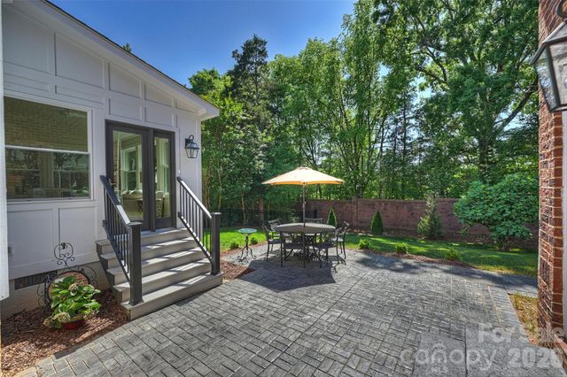 6504 Hunter Pine Lane, Charlotte, NC 28270
