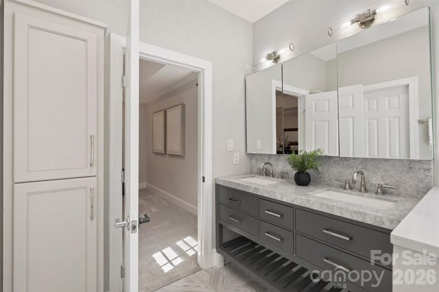 6504 Hunter Pine Lane, Charlotte, NC 28270