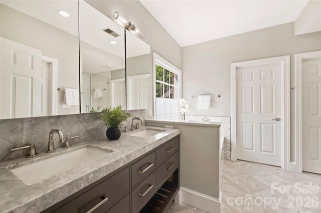 6504 Hunter Pine Lane, Charlotte, NC 28270