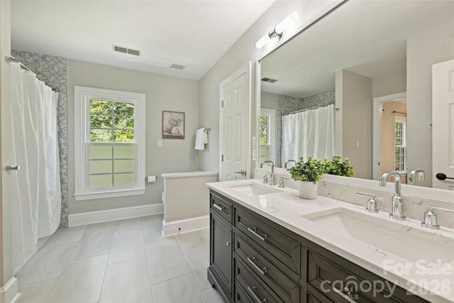 6504 Hunter Pine Lane, Charlotte, NC 28270