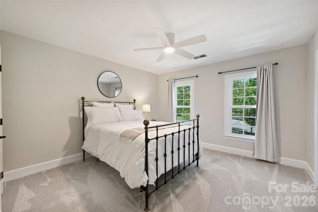6504 Hunter Pine Lane, Charlotte, NC 28270