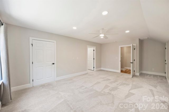 6504 Hunter Pine Lane, Charlotte, NC 28270