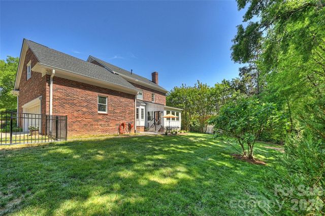6504 Hunter Pine Lane, Charlotte, NC 28270