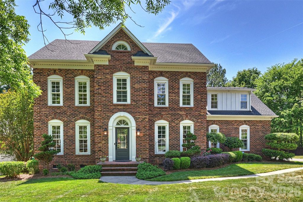 6504 Hunter Pine Lane, Charlotte, NC 28270