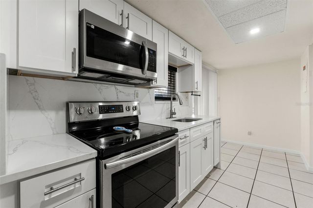 7902 CITRUS DRIVE 254, Temple Terrace, FL 33637