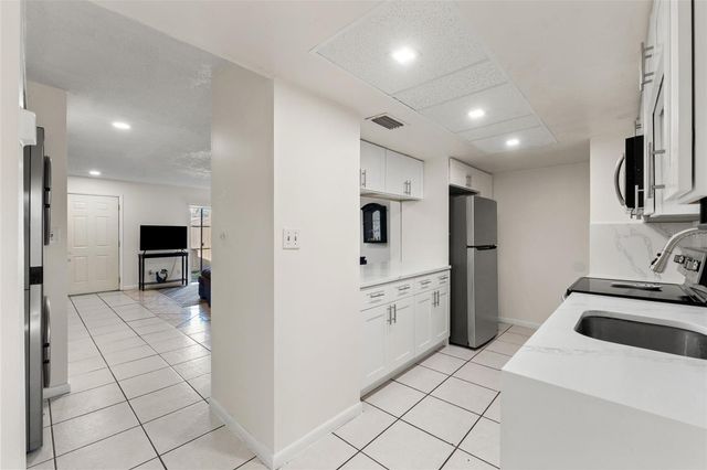 7902 CITRUS DRIVE 254, Temple Terrace, FL 33637