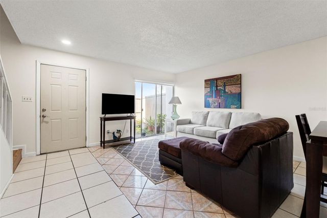 7902 CITRUS DRIVE 254, Temple Terrace, FL 33637