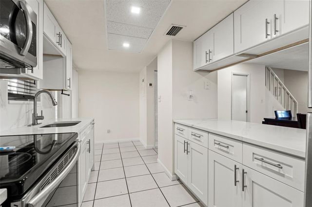 7902 CITRUS DRIVE 254, Temple Terrace, FL 33637