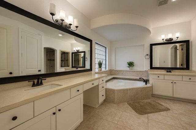 9702 Caldwell Way, Missouri City, TX 77459