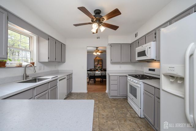 5 Clinton Court, Barnegat, NJ 08005