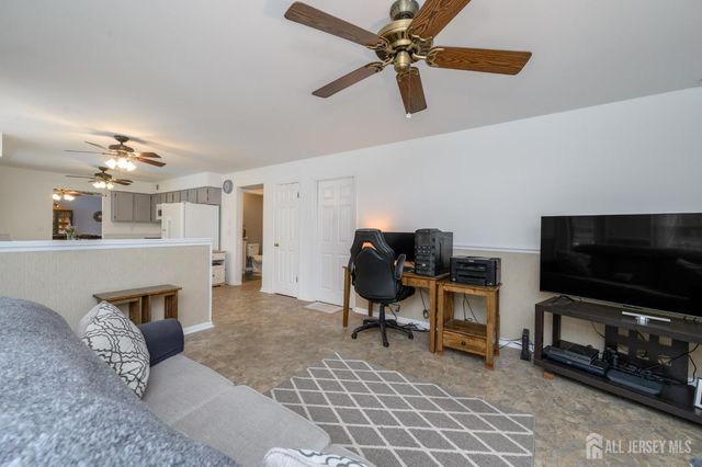 5 Clinton Court, Barnegat, NJ 08005