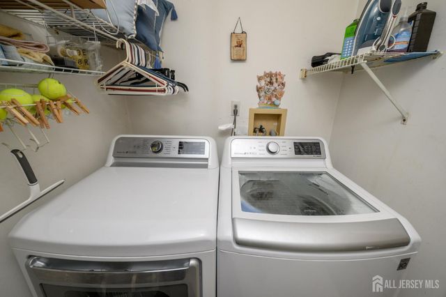 5 Clinton Court, Barnegat, NJ 08005