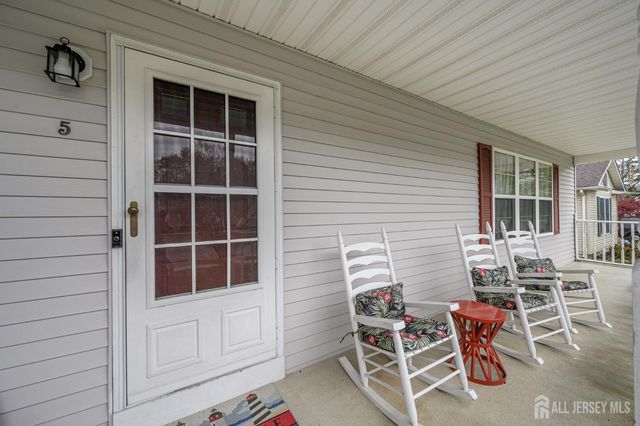 5 Clinton Court, Barnegat, NJ 08005