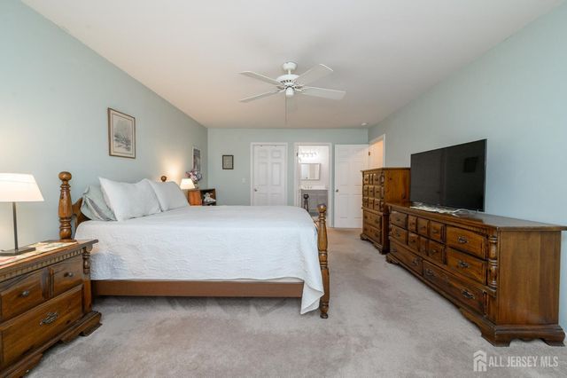 5 Clinton Court, Barnegat, NJ 08005