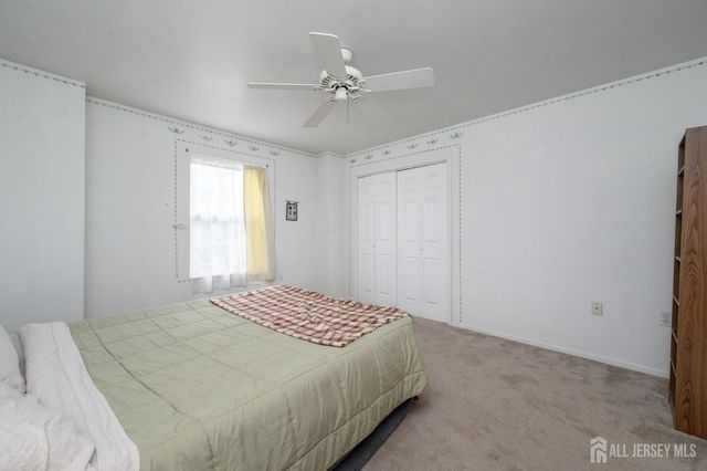 5 Clinton Court, Barnegat, NJ 08005