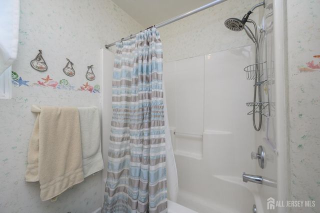 5 Clinton Court, Barnegat, NJ 08005