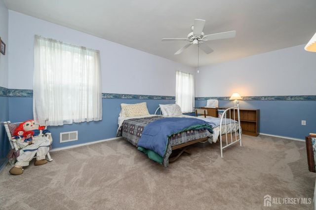 5 Clinton Court, Barnegat, NJ 08005