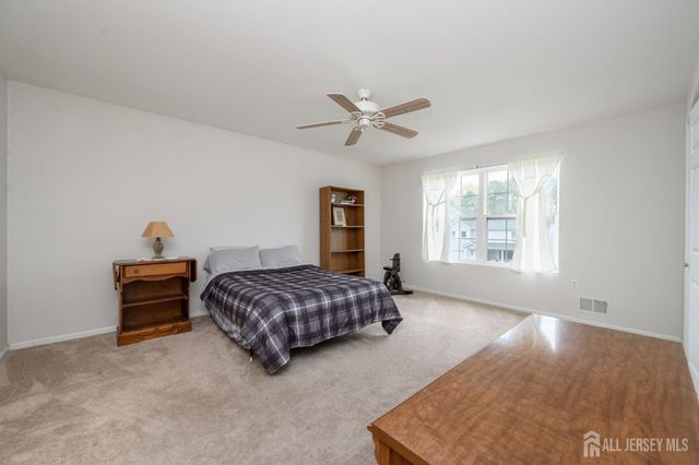 5 Clinton Court, Barnegat, NJ 08005