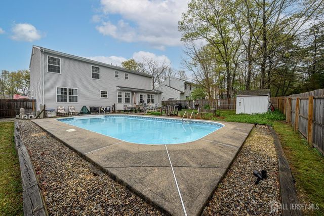 5 Clinton Court, Barnegat, NJ 08005