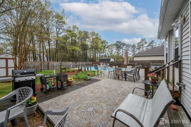 5 Clinton Court, Barnegat, NJ 08005