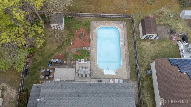 5 Clinton Court, Barnegat, NJ 08005