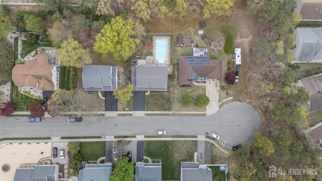 5 Clinton Court, Barnegat, NJ 08005